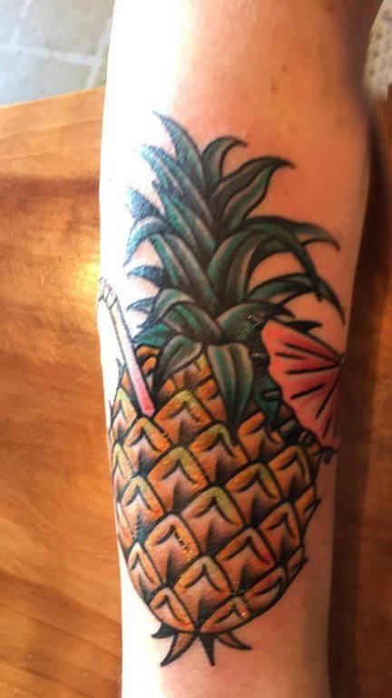 好看的手臂菠萝纹身图案第1张