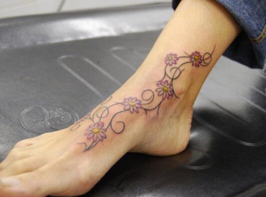 女生脚背纹身图案欣赏第1张