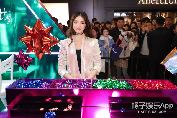M·A·C魅可中国区品牌大使林允亮相金陵，开启闪耀派对