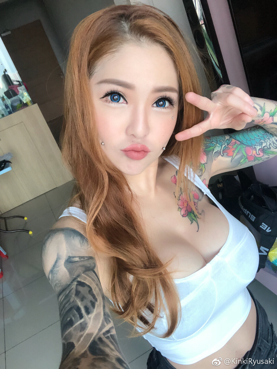 马来西亚最美女纹身师kinki ryusaki性感纹身艺术图片第5张