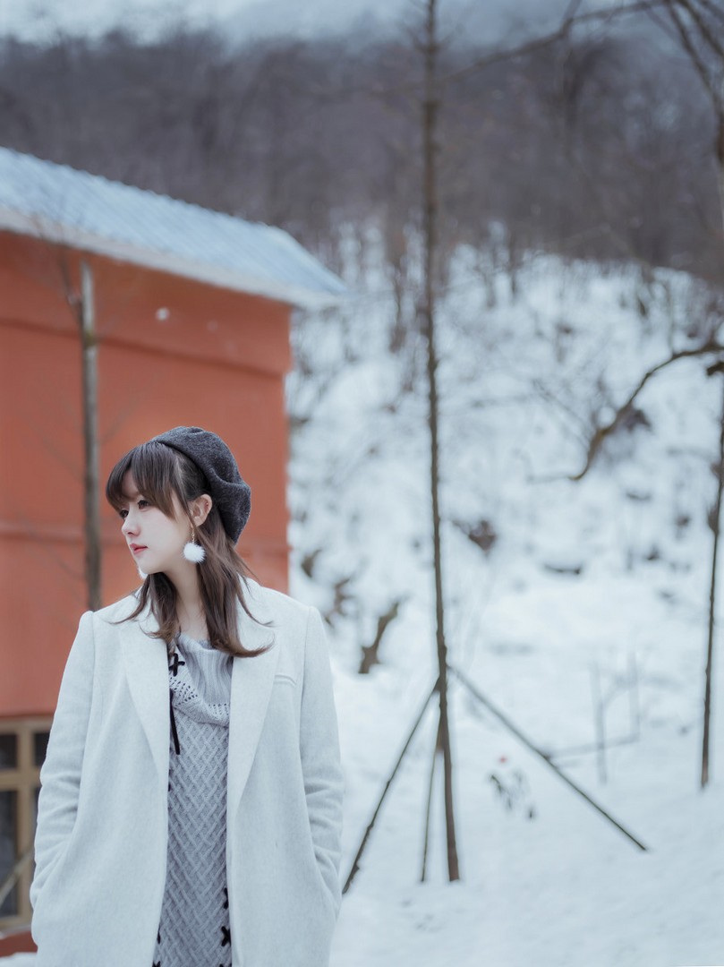 气质韩国美女冬季唯美外拍写真图片第4张