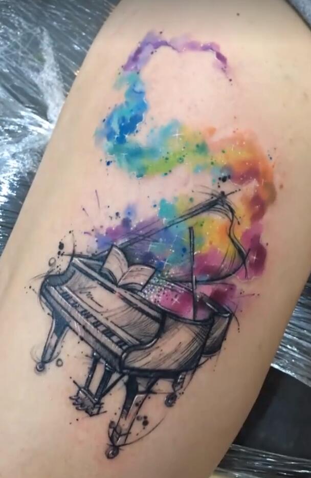 大腿钢琴纹身小图案第1张