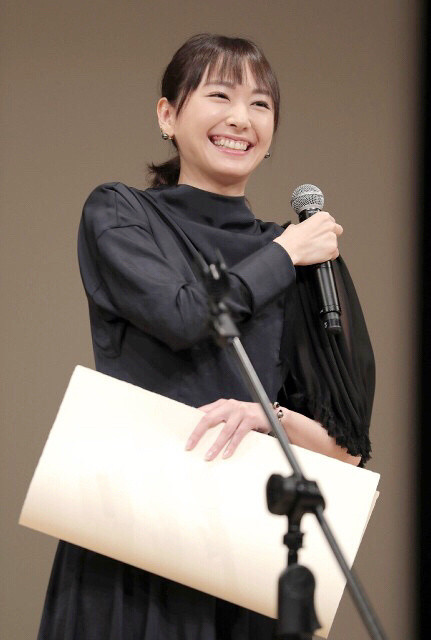 可爱日本美女明星新垣结衣的笑图片第1张