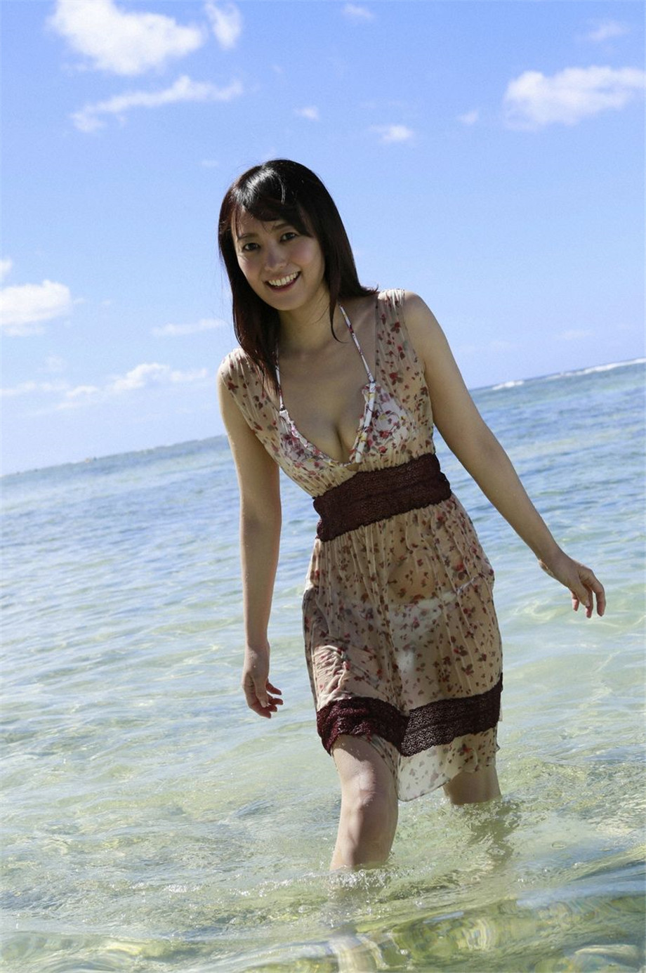 性感日本美女脊山麻理子高清诱惑海边外拍写真照片第6张