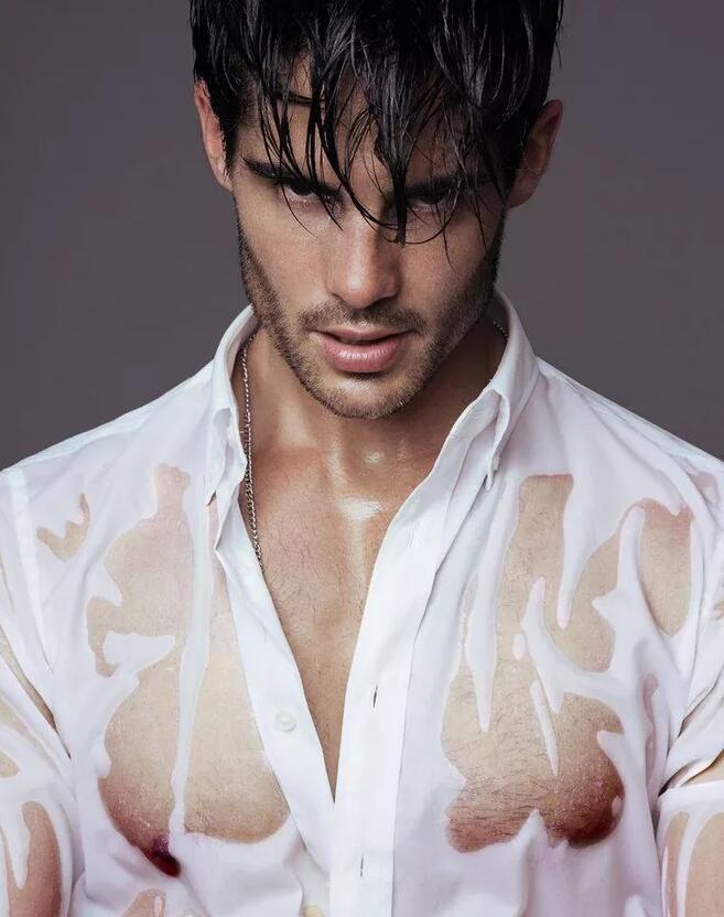 欧美男模白衬衫湿身性感照片第1张