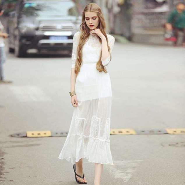 夏季到了白色连衣裙经典不过时，清爽颜色的搭配，减龄又显气质