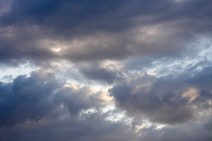 黄昏下的蓝天白云唯美风景壁纸图片第2张