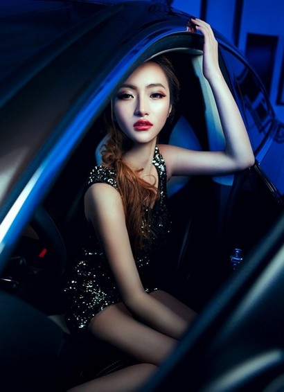 妖娆诱人的长腿韩国美女车模高清写真图片大全第1张