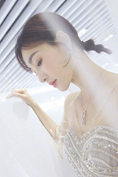 王丽坤白裙优雅大气女神范十足的时尚活动图片