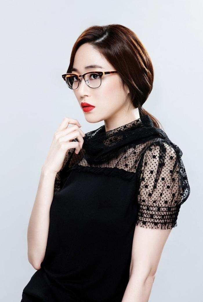 韩国美女演员金孝珍黑色连衣裙造型气质冷艳时尚写真图片第3张