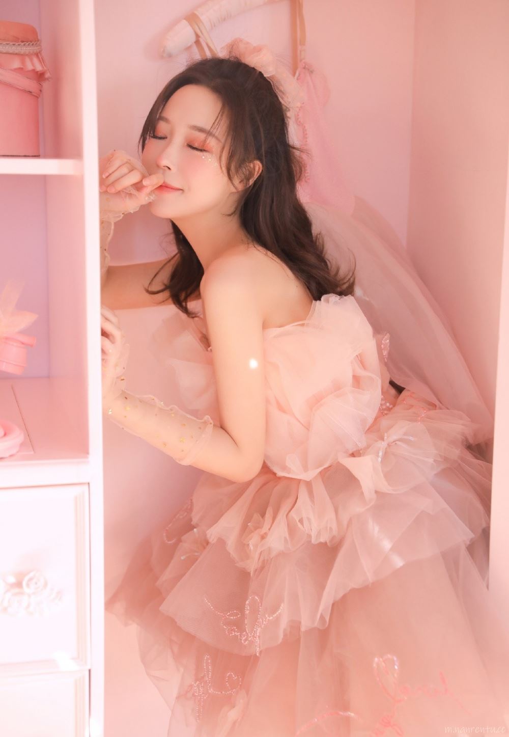 梦幻公主蕾丝裙香肩锁骨白嫩性感写真摄影图片第7张