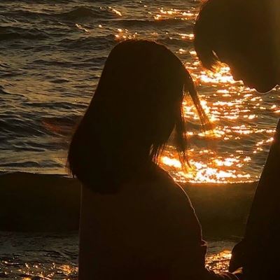 夕阳背景下的情侣头像图片第3张