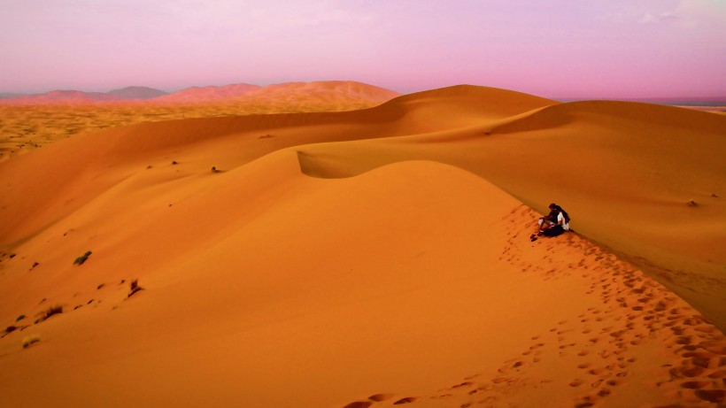 无边无际的沙漠图片 大沙漠图片风景图片第3张