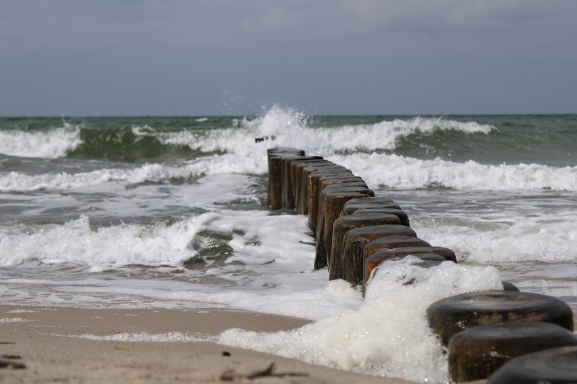 波涛汹涌的海浪图片-大海汹涌海浪图片第6张
