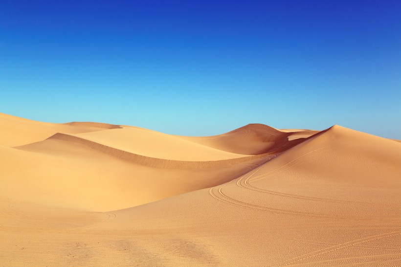 无边无际的沙漠图片_只有荒凉的沙漠图片第3张