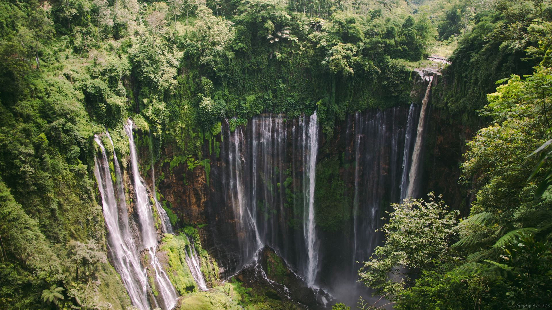 印度尼西亚大瀑布壁纸图片 高清大瀑布图片壁纸第1张