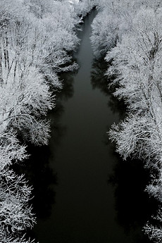 冬天的河流图片_结冰的河流图片