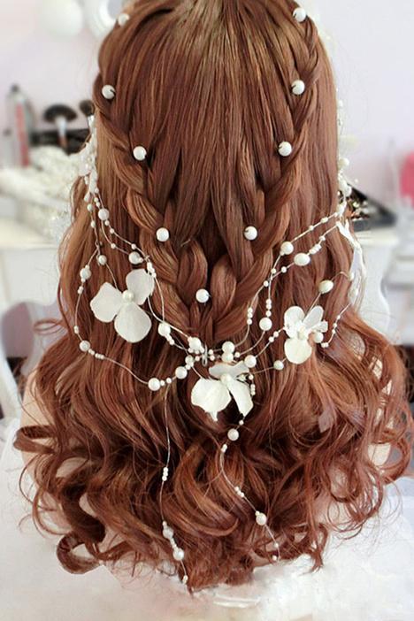 新娘的头饰适合新娘的发型 适合新娘的发型