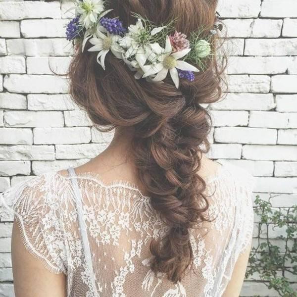 新娘发型一般用什么鲜花 新娘妆发型用什么鲜花