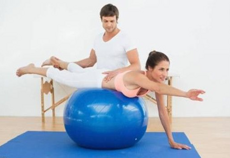 瘦身瑜伽球的方法  让你快速瘦身