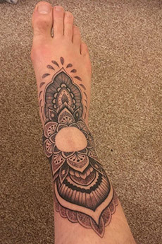 个性脚背纹身艺术图片