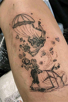 小腿降落伞纹身图案