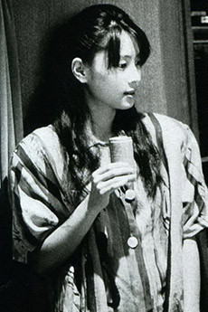 好看的日本美女明星坂井泉水年轻照片