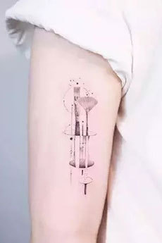 美女手臂创意小纹身图片
